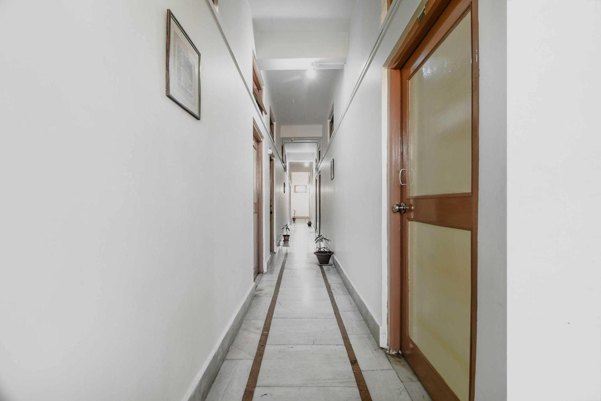Oyo Flagship 71156 Hotel Jaybee'S Dibrugarh Exterior foto