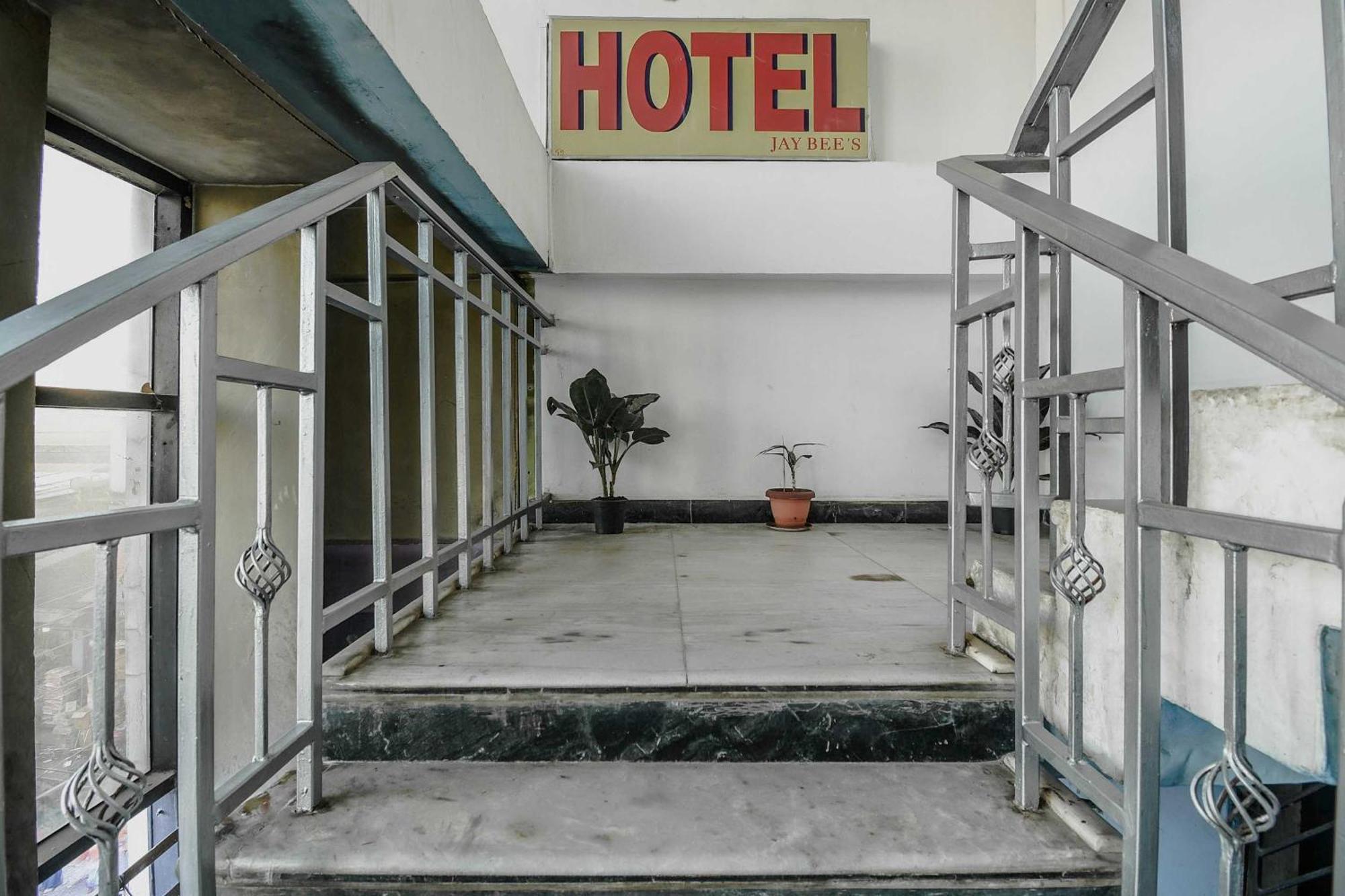 Oyo Flagship 71156 Hotel Jaybee'S Dibrugarh Exterior foto
