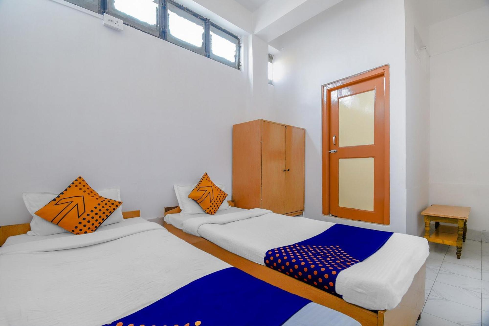 Oyo Flagship 71156 Hotel Jaybee'S Dibrugarh Exterior foto